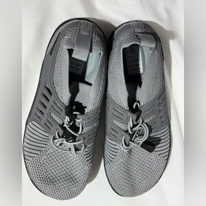 Unisex Lightweight Grey Knit Athletic Slip-On water shoes